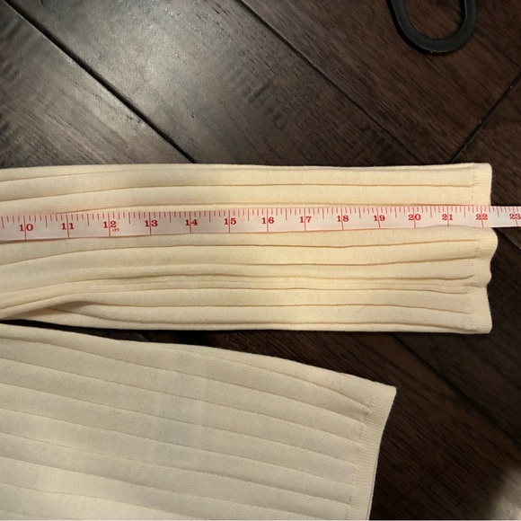 Banana Republic Cream Ribbed Polo Long Sleeve Top 100% Extra Fine Merino Wool - Picture 6 of 6